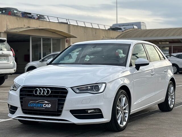 AUDI A3 (S line edition 1.6 TDI clean diesel 81 kW (110 CV)) en Barcelona