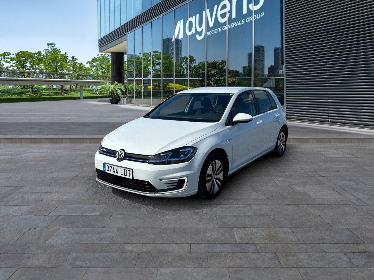 VOLKSWAGEN Golf (ePower 100 kW (136 CV)) en Madrid