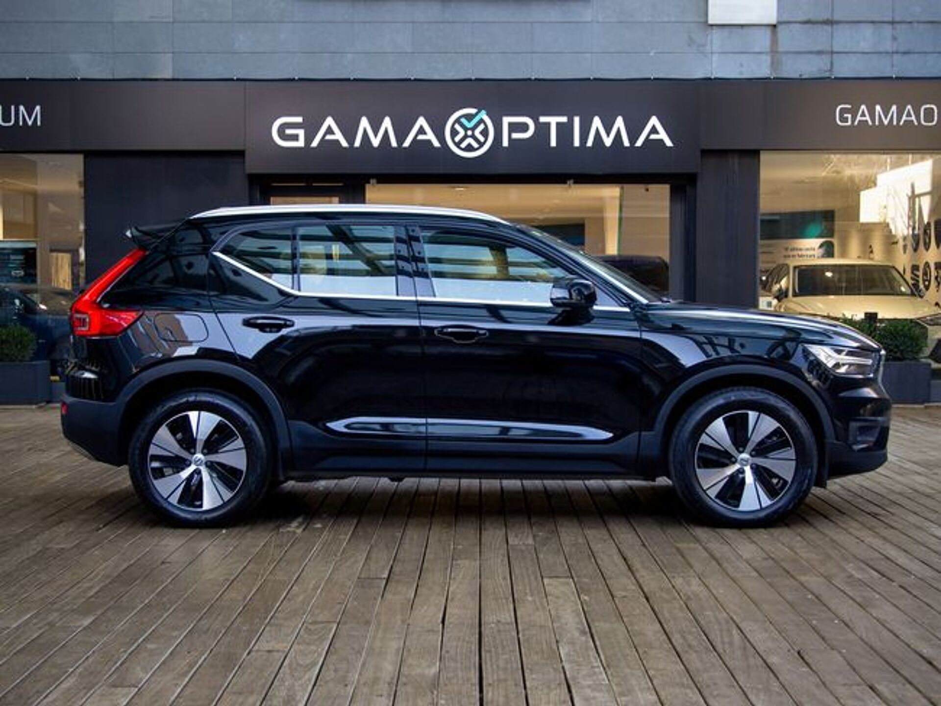 Imagen 2 de VOLVO XC40