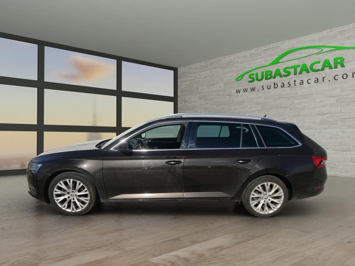 SKODA Superb (SuperB Combi 2.0 TDI 110kW (150CV) DSG Style) en Madrid