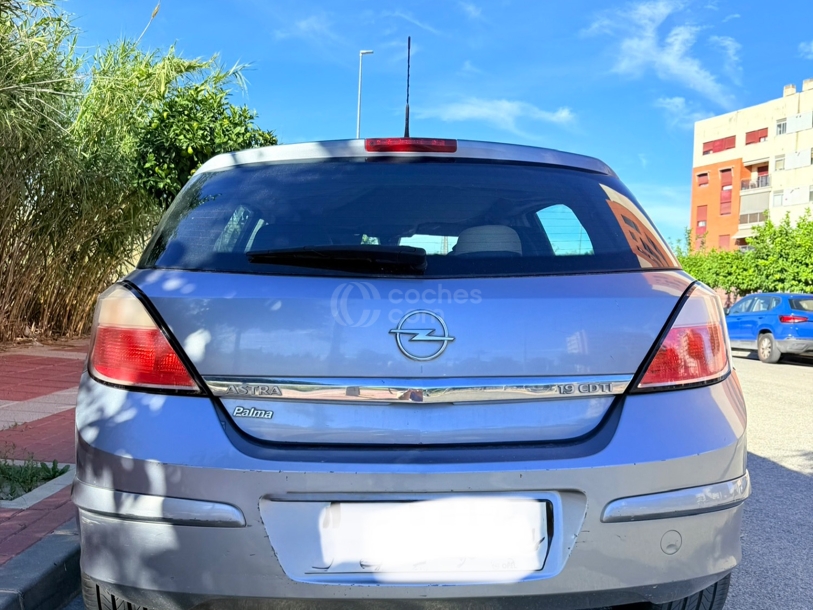 Foto del OPEL Astra GTC 1.9CDTi Enjoy