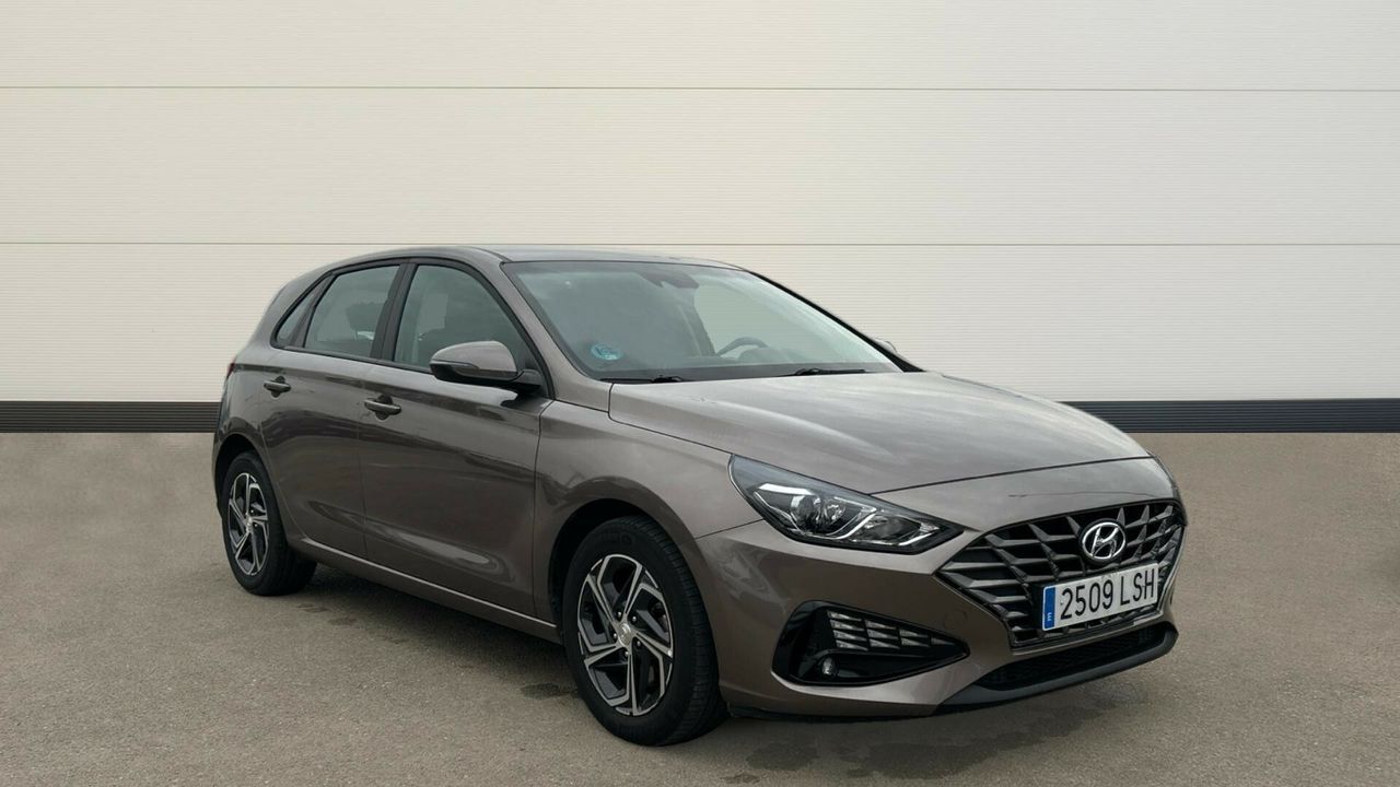 HYUNDAI i30 (1.0 TGDI KLASS 120 5P) en Madrid