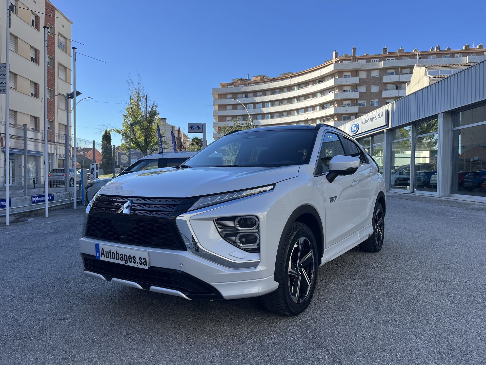 MITSUBISHI Eclipse Cross (2.4 PHEV  Auto 4WD Kaiteki+) en Barcelona