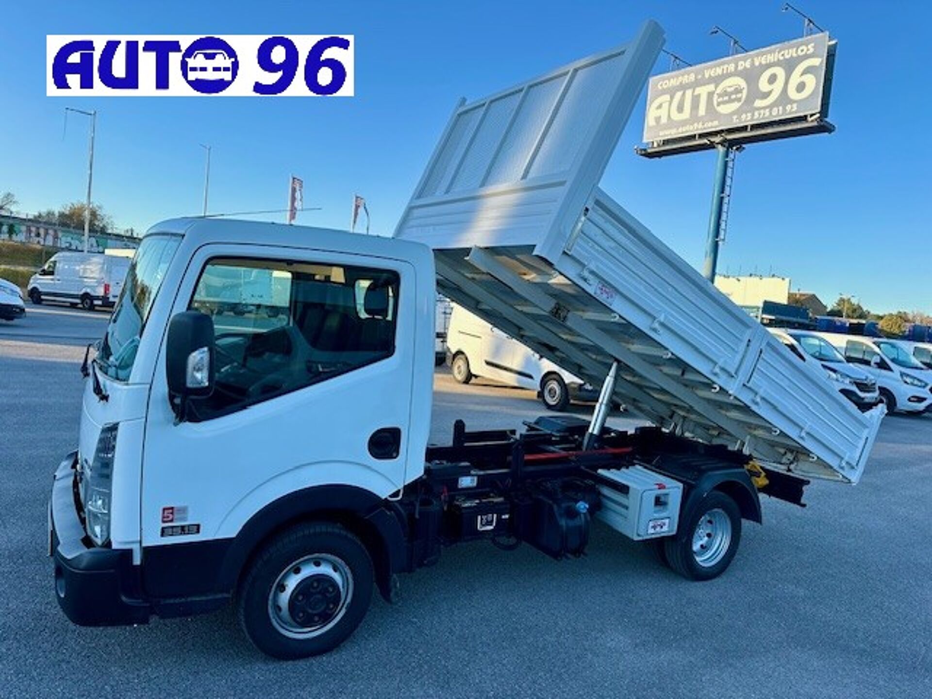 Imagen de NISSAN NT400