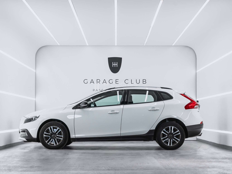 Foto del VOLVO V40 Cross Country D3 Momentum Aut. 150