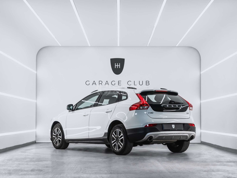 Foto del VOLVO V40 Cross Country D3 Momentum Aut. 150