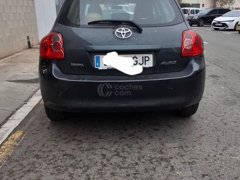 Foto del TOYOTA Auris 1.4D-4D Luna