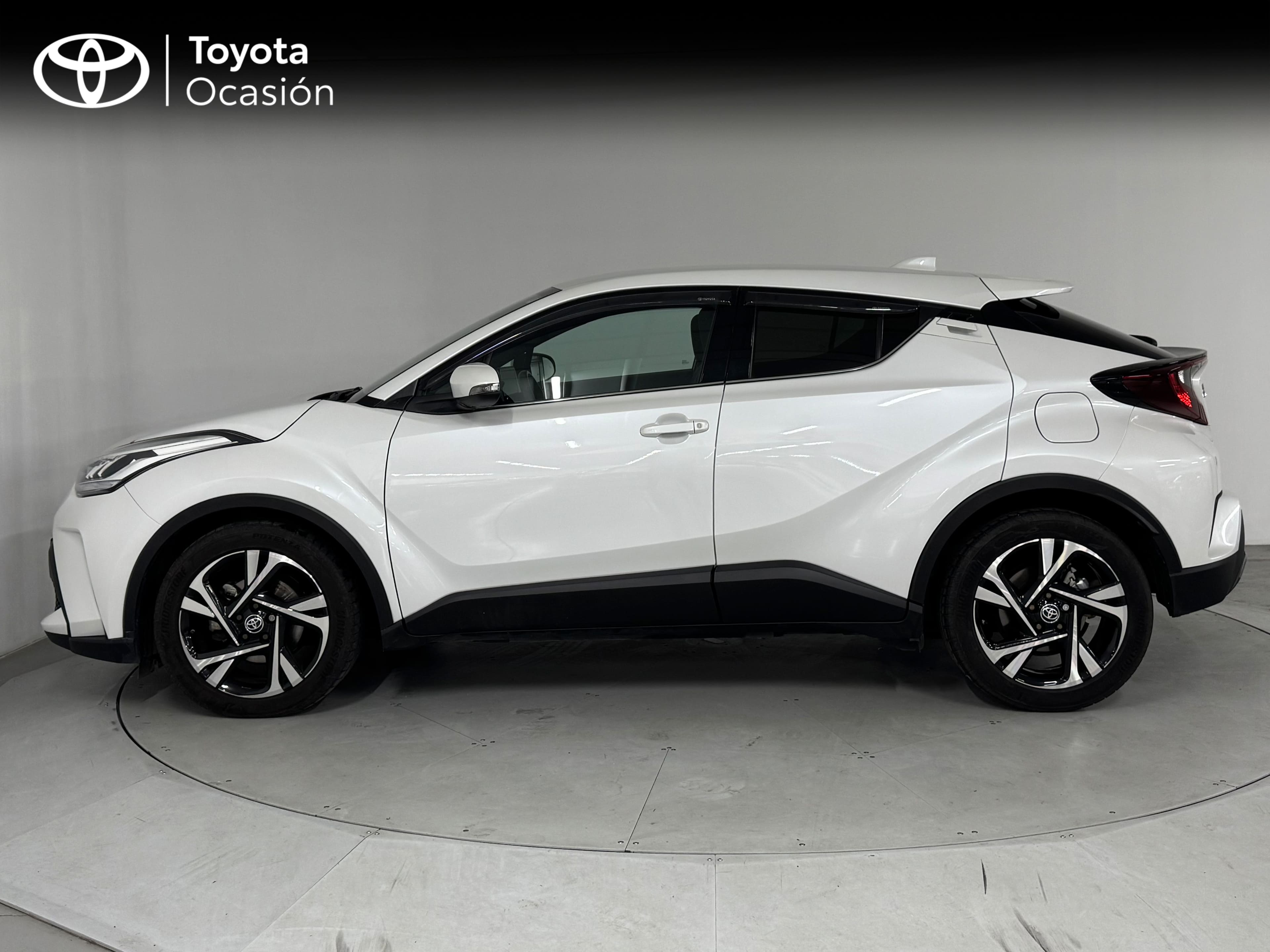 Foto del TOYOTA C-HR 180H Advance