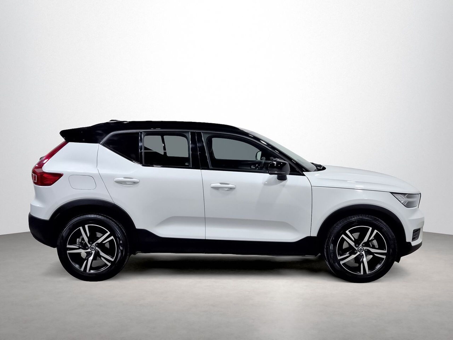 Imagen 3 de VOLVO XC40