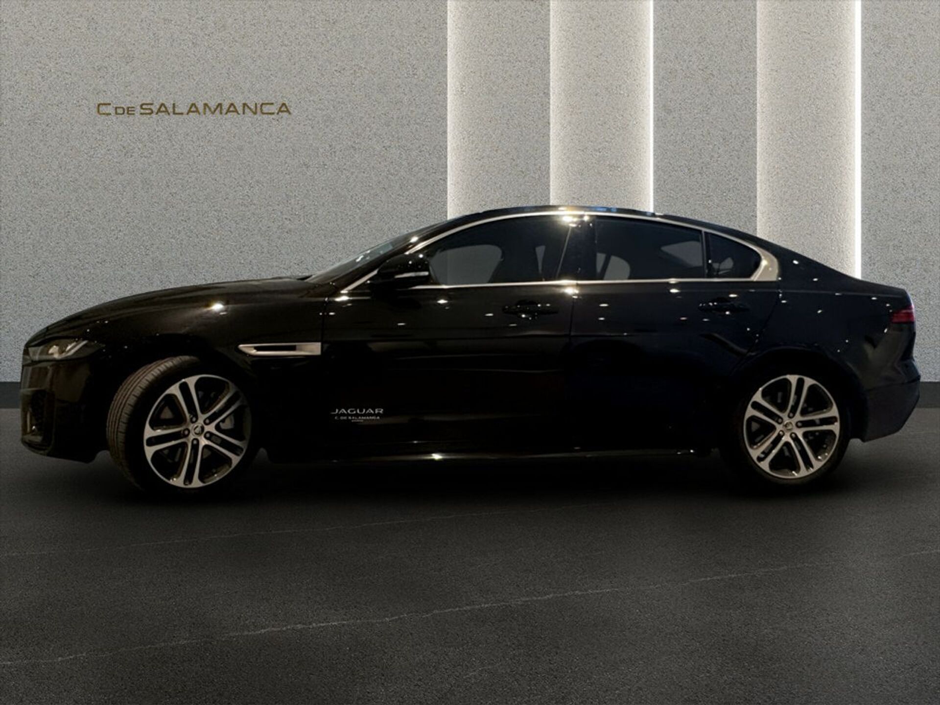 Imagen 2 de JAGUAR XE
