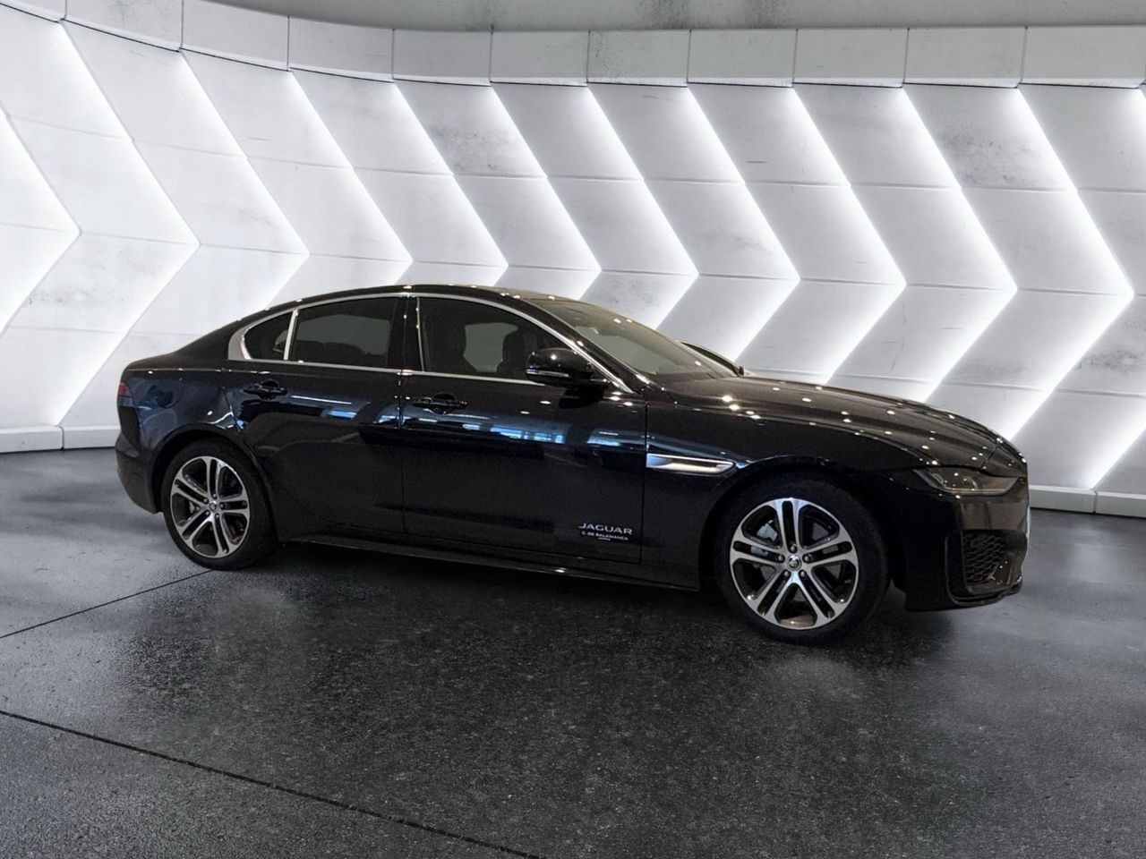 JAGUAR XE (2.0D 150kW (204CV) MHEV RWD Auto R-Dyn S) en Madrid