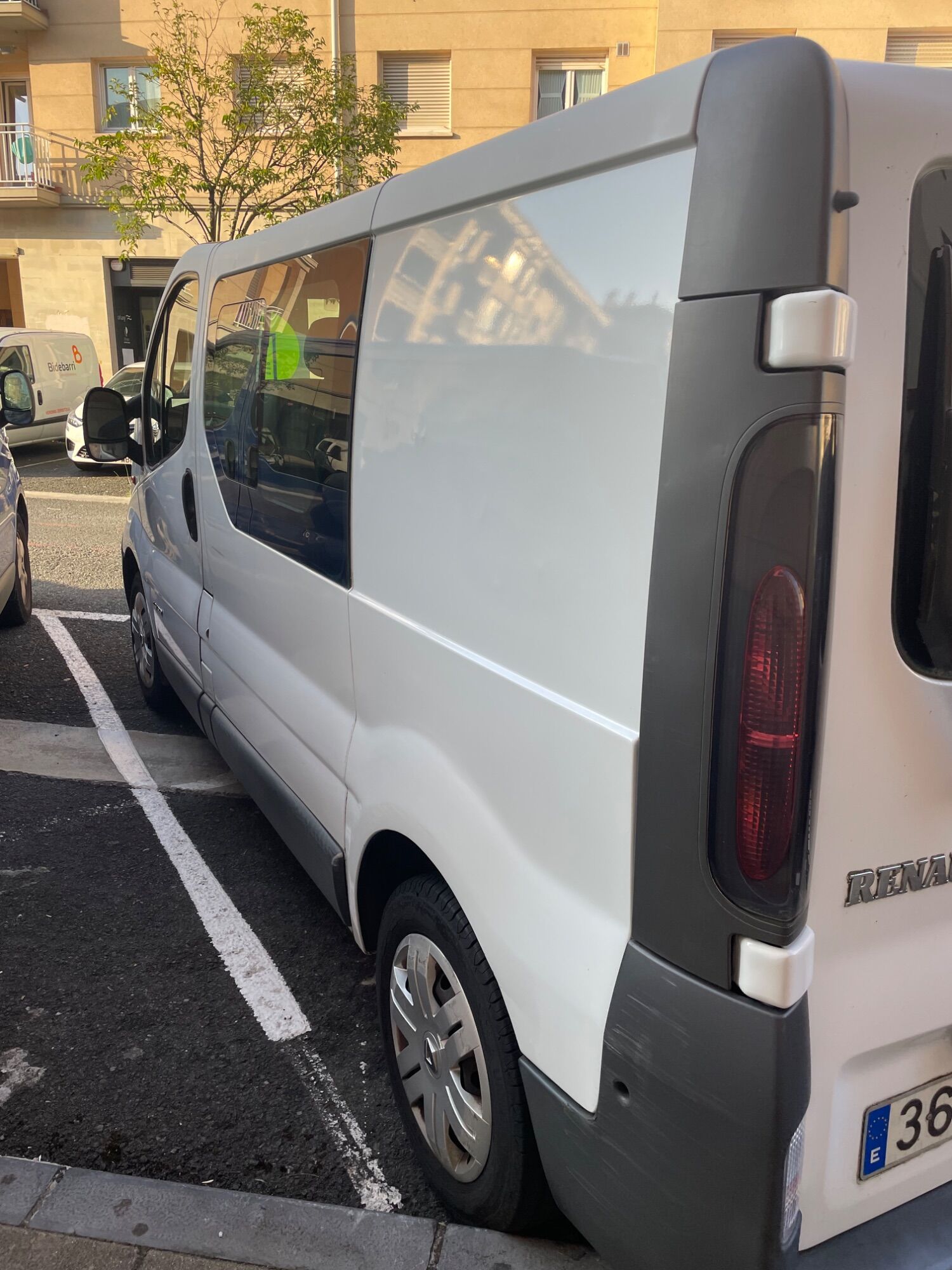Foto del RENAULT Trafic 1.9dCi Combi6 27 CN 100