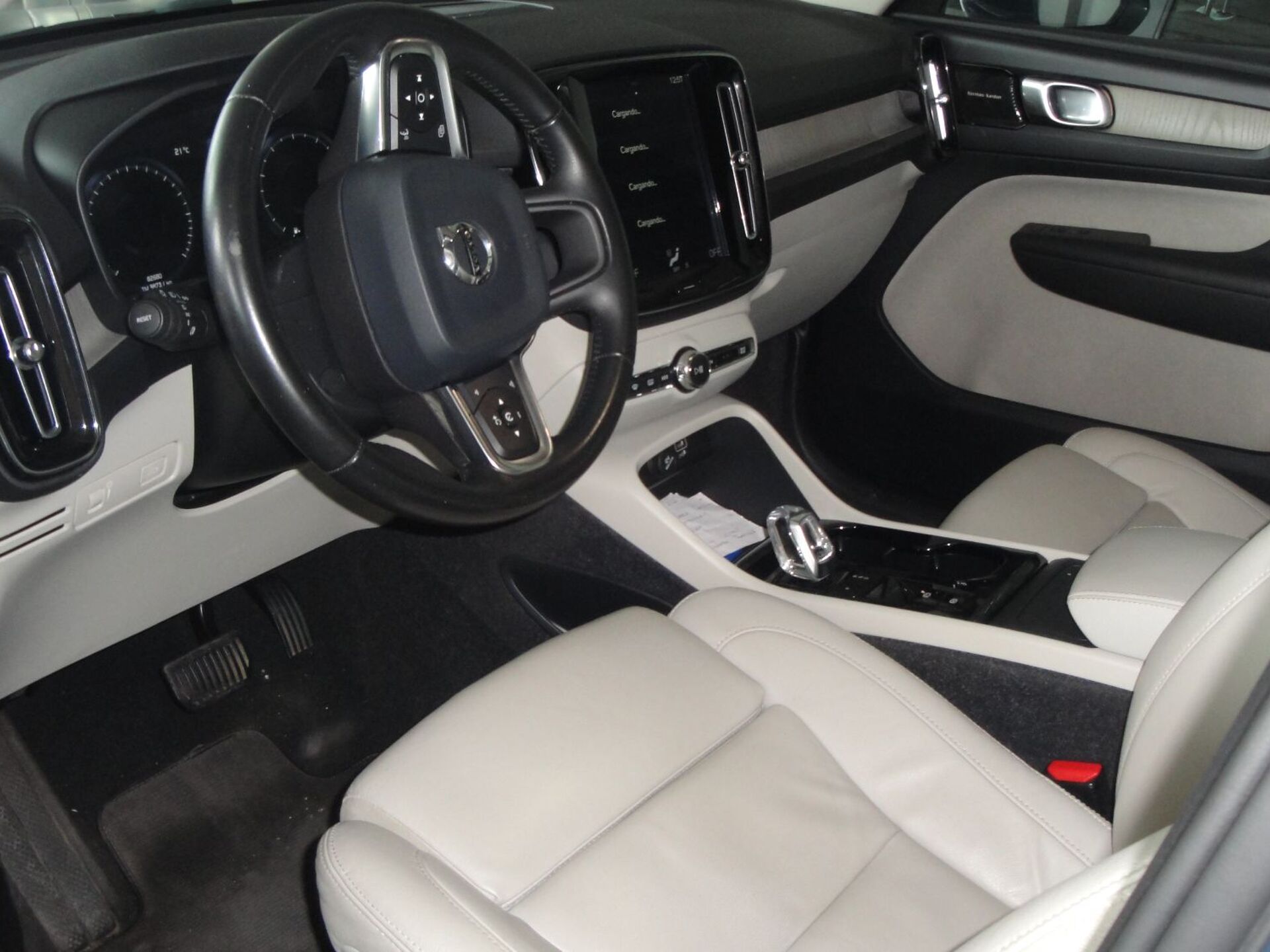 Imagen 3 de VOLVO XC40