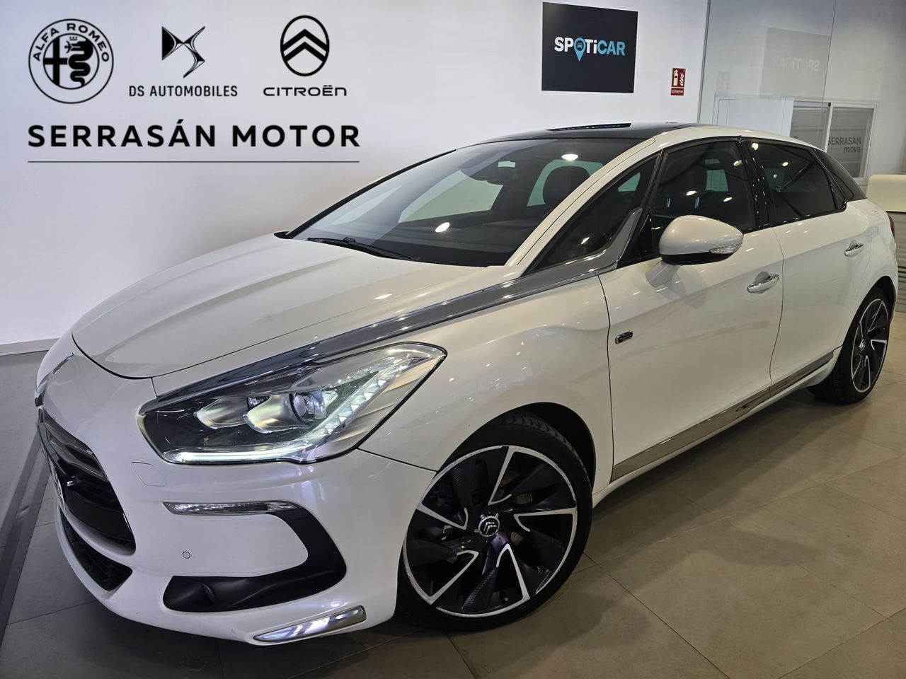 CITROEN DS5 (Hybrid4 Airdream Sport) en Badajoz