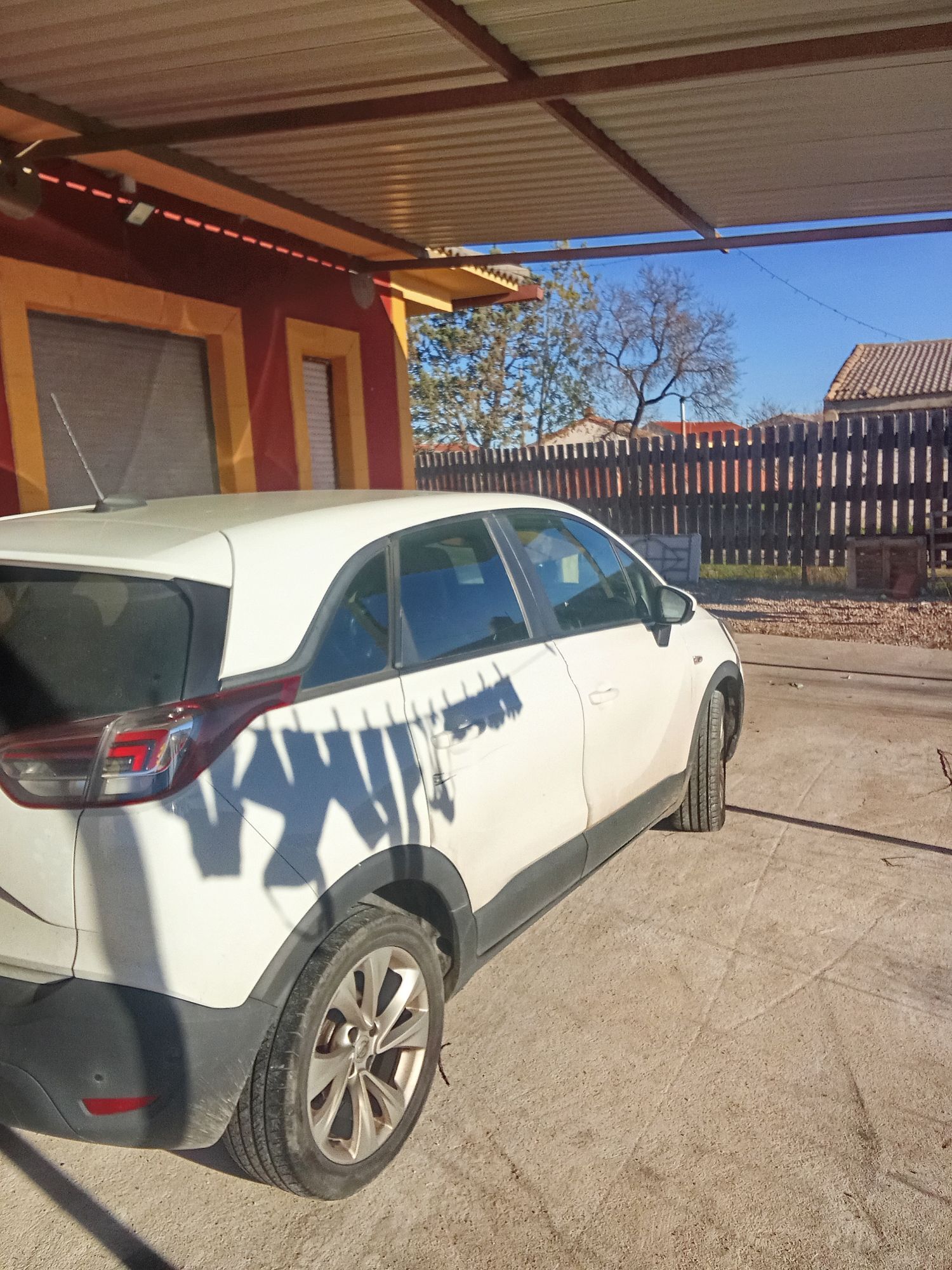 Foto del OPEL Crossland X 1.6T Selective 99