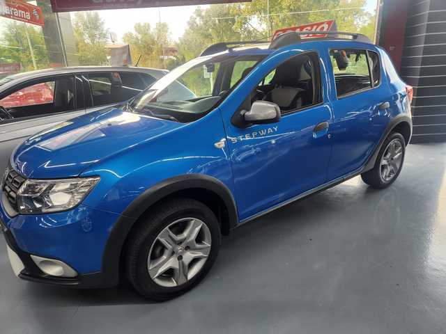 DACIA Sandero (Comfort TCe 66 kW (90 CV)) en Barcelona