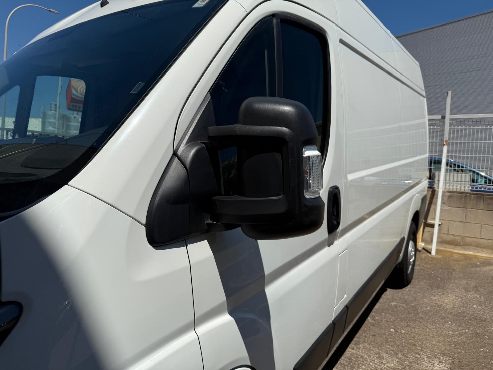 Foto del PEUGEOT Boxer Furgón 2.2BlueHDI 333 L2H2 Pack S&S 140