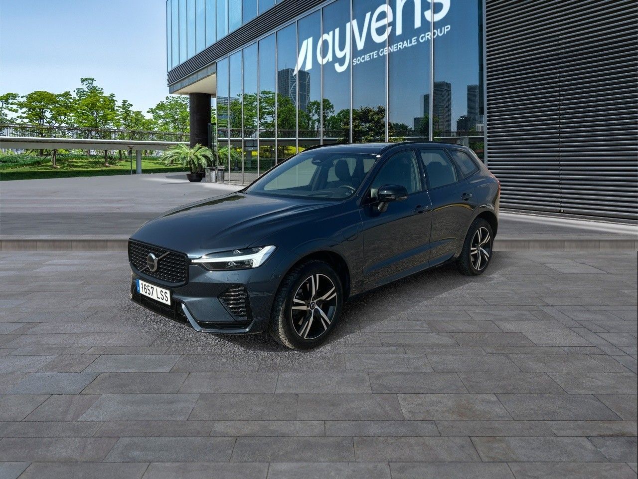VOLVO XC60 (T6 Recharge R-Design AWD Auto 250 kW (340 CV)) en Madrid