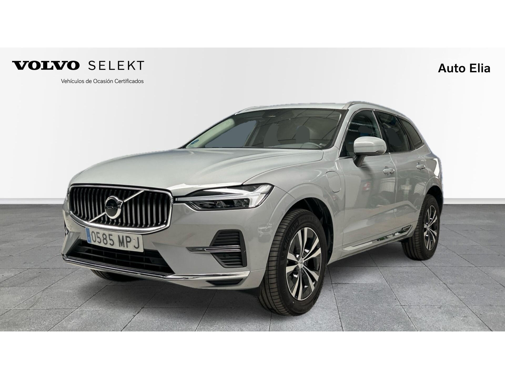 VOLVO XC60 (T6 Recharge Core AWD Auto 257 kW (350 CV)) en Madrid