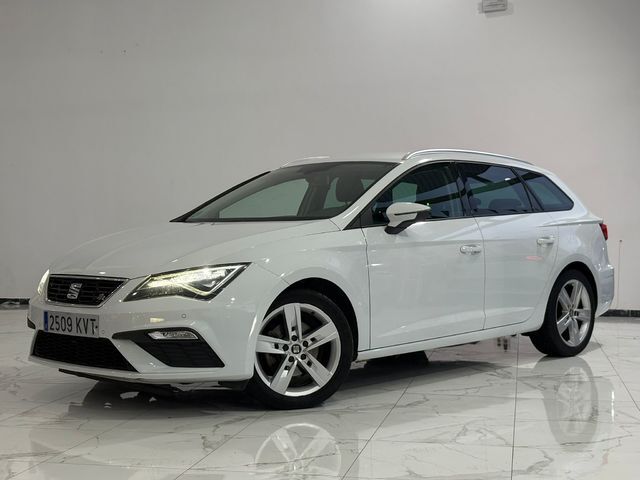 SEAT León (1.5 EcoTSI S&S FR Edition Plus DSG 110 kW (150 CV)) en Barcelona