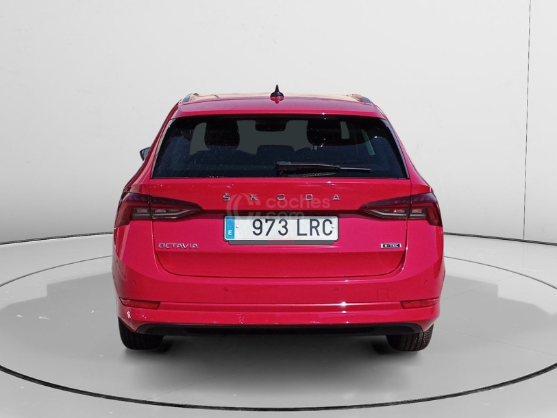 Foto del SKODA Octavia 1.5 TSI MHEV Ambition DSG