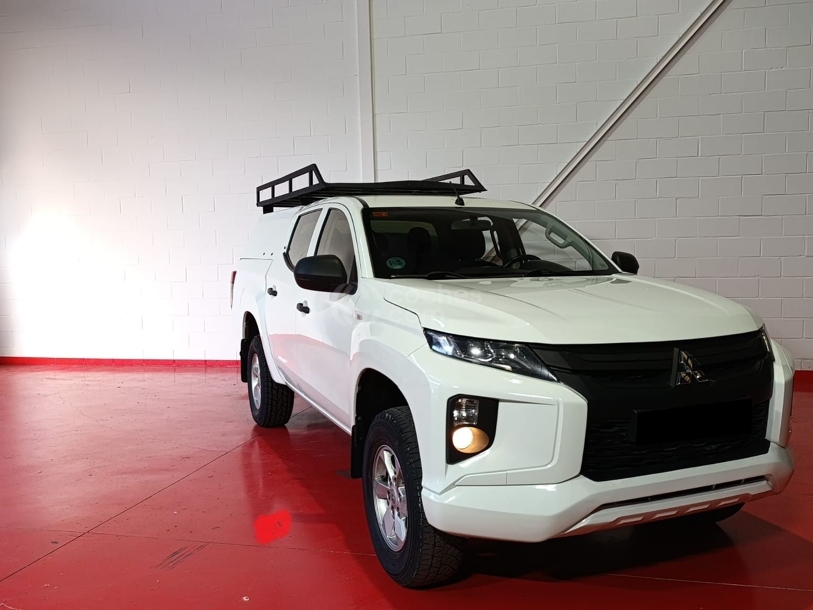 Foto del MITSUBISHI L200 2.2DI-D Doble Cabina 6AT M-PRO