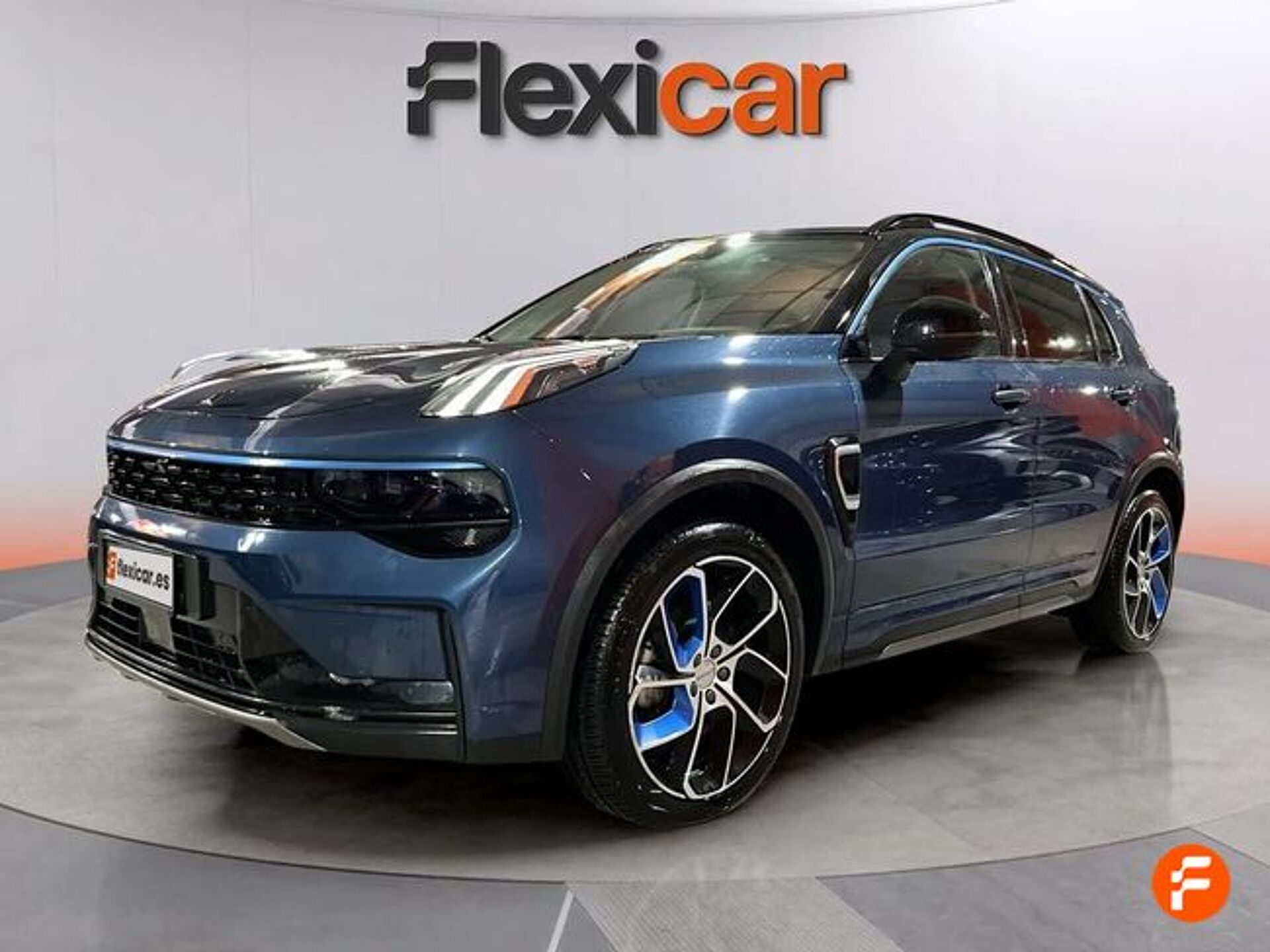 Imagen 3 de LYNK & CO 01