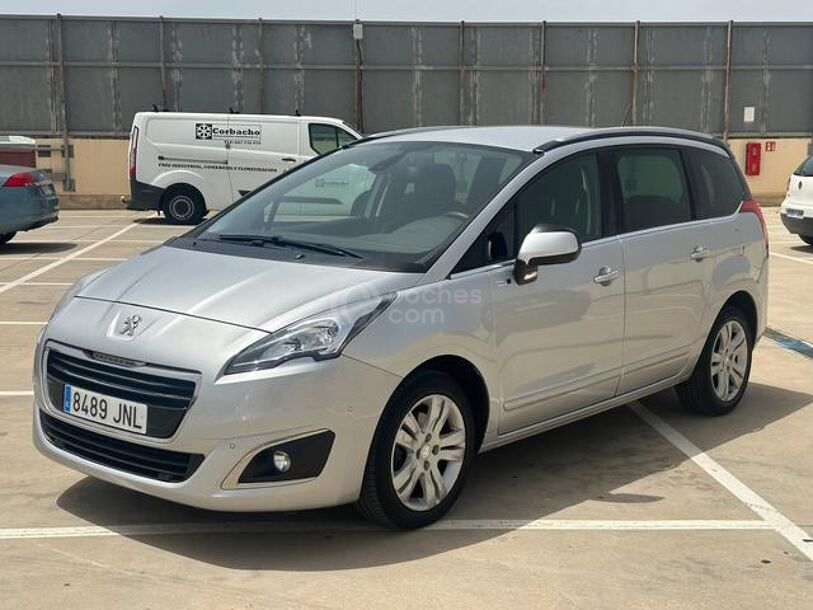 Foto del PEUGEOT 5008 1.2 PureTech S&S Style 7 pl. 130