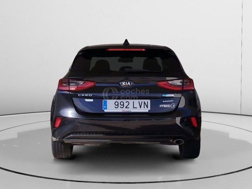 Foto del KIA Ceed Tourer 1.6 MHEV iMT Tech DCT 136