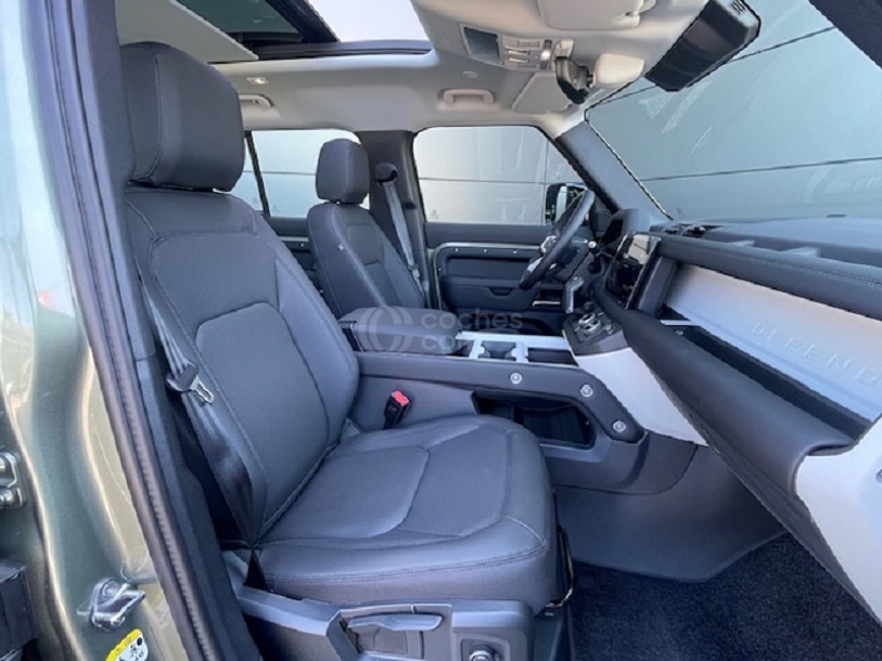 Foto del LAND ROVER Defender 110 3.0D l6 MHEV S AWD Aut. 250