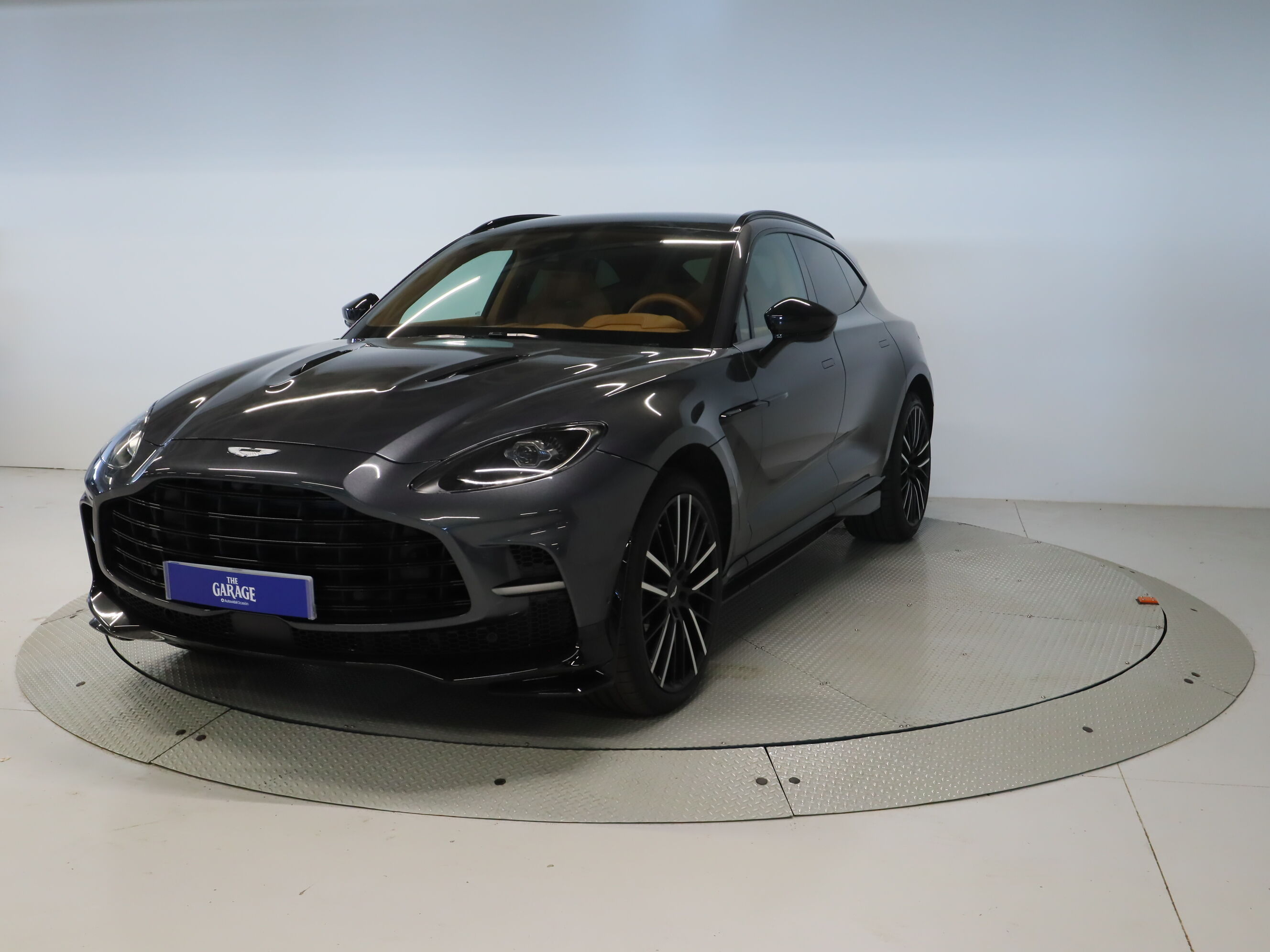 ASTON MARTIN DBX (4.0 V8 707 4WD AUTO 707 5P) en Baleares