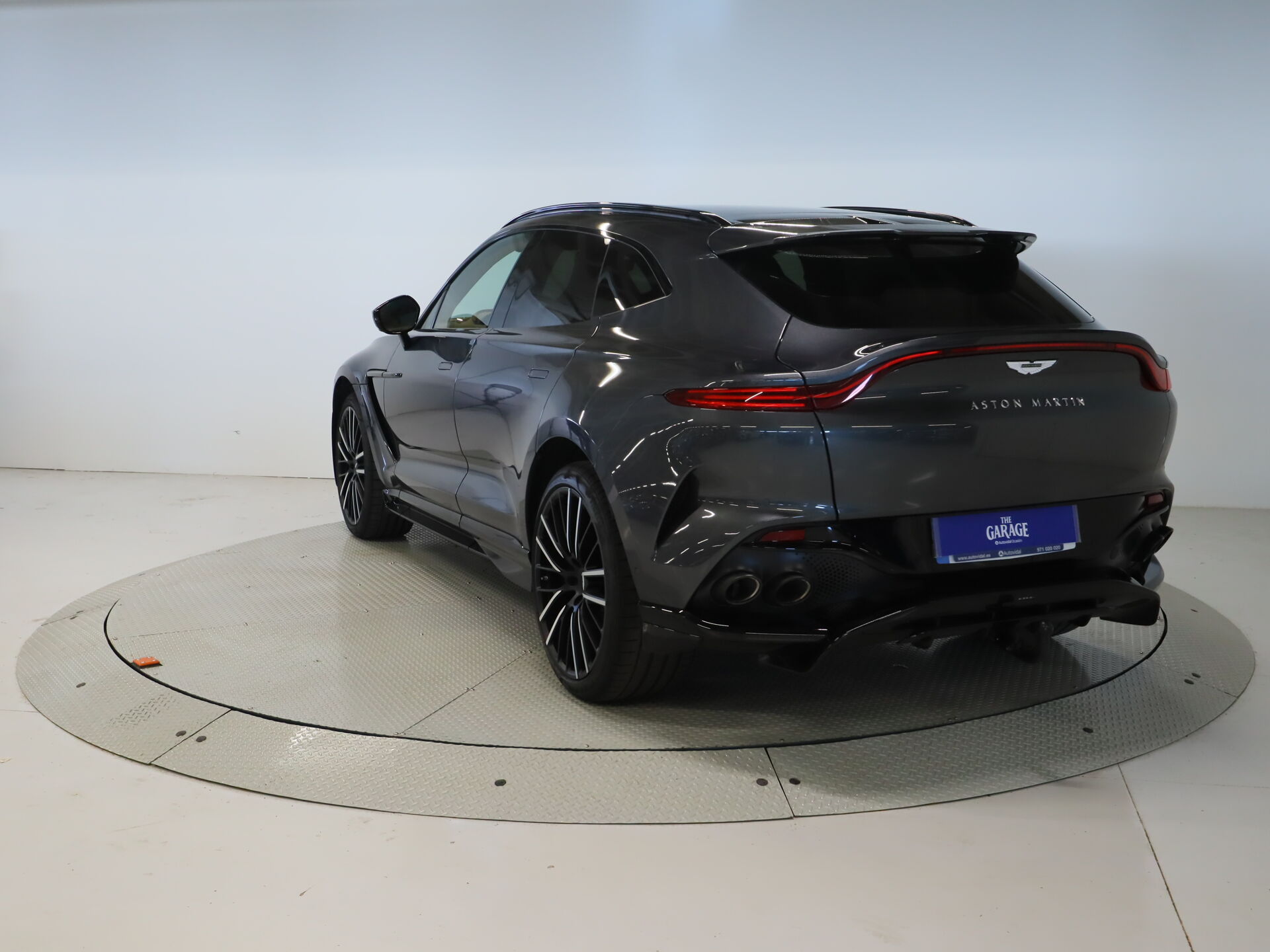 Imagen 3 de ASTON MARTIN DBX