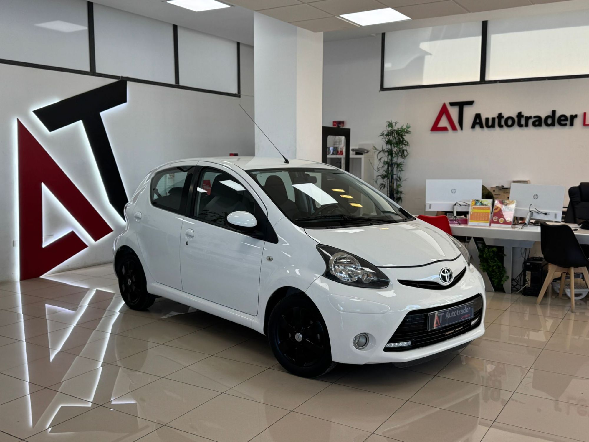 TOYOTA Aygo (1.0 VVT-i City) en Alicante