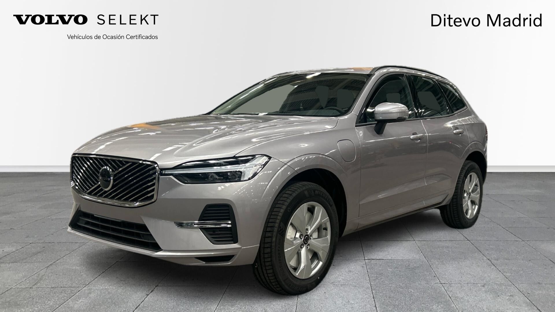 VOLVO XC60 (T6 PHEV Core eAWD Auto 257 kW (350 CV)) en Madrid