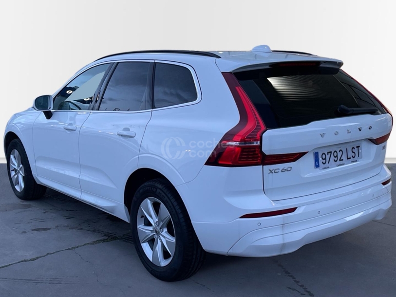 Foto del VOLVO XC60 B4 Momentum Pro FWD Aut.