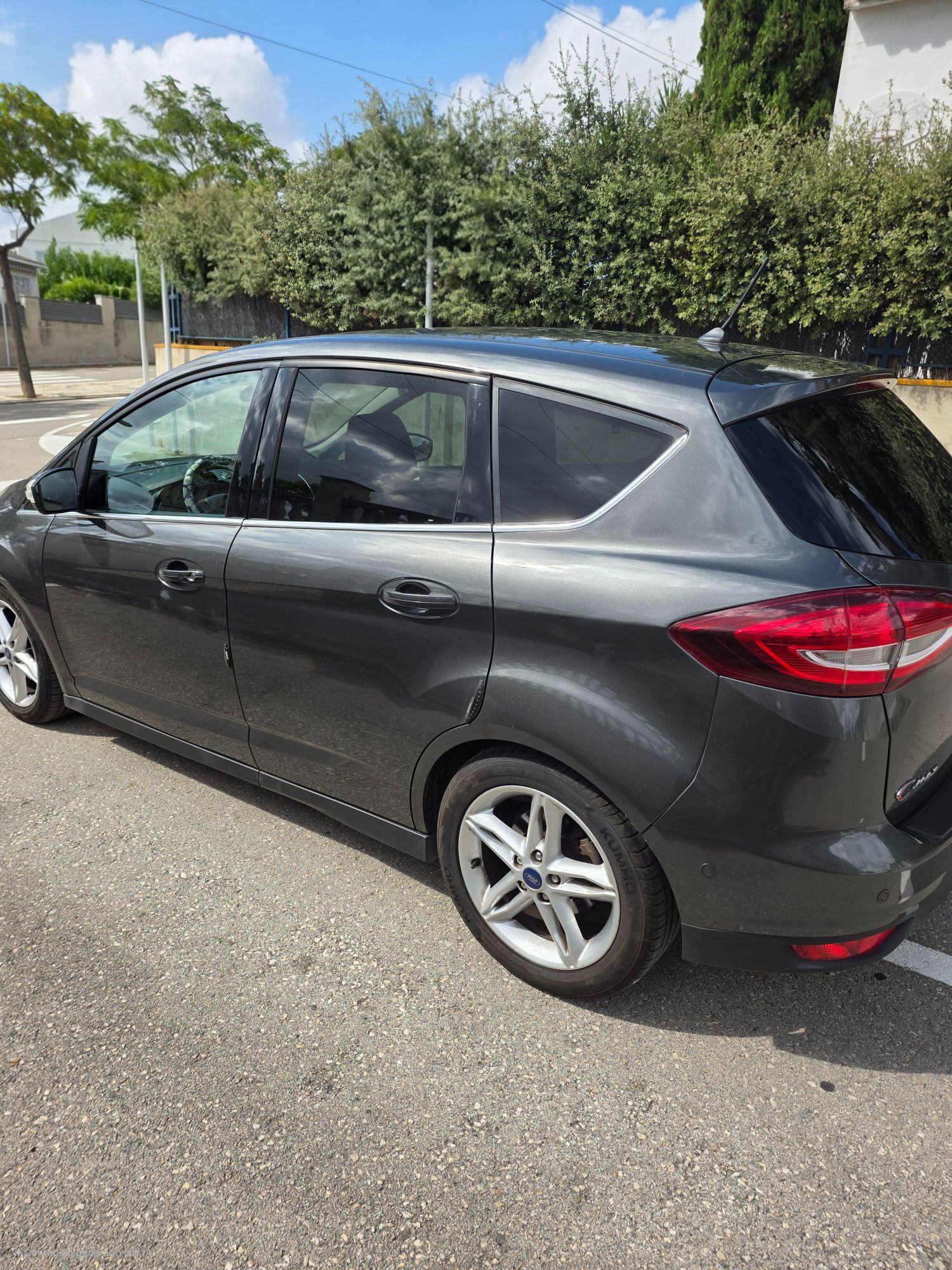 Foto del FORD C-Max 1.0 Ecoboost Auto-S&S Titanium 125