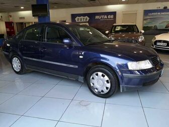 Imagen de VOLKSWAGEN Passat 1.9TDI Trendline 115