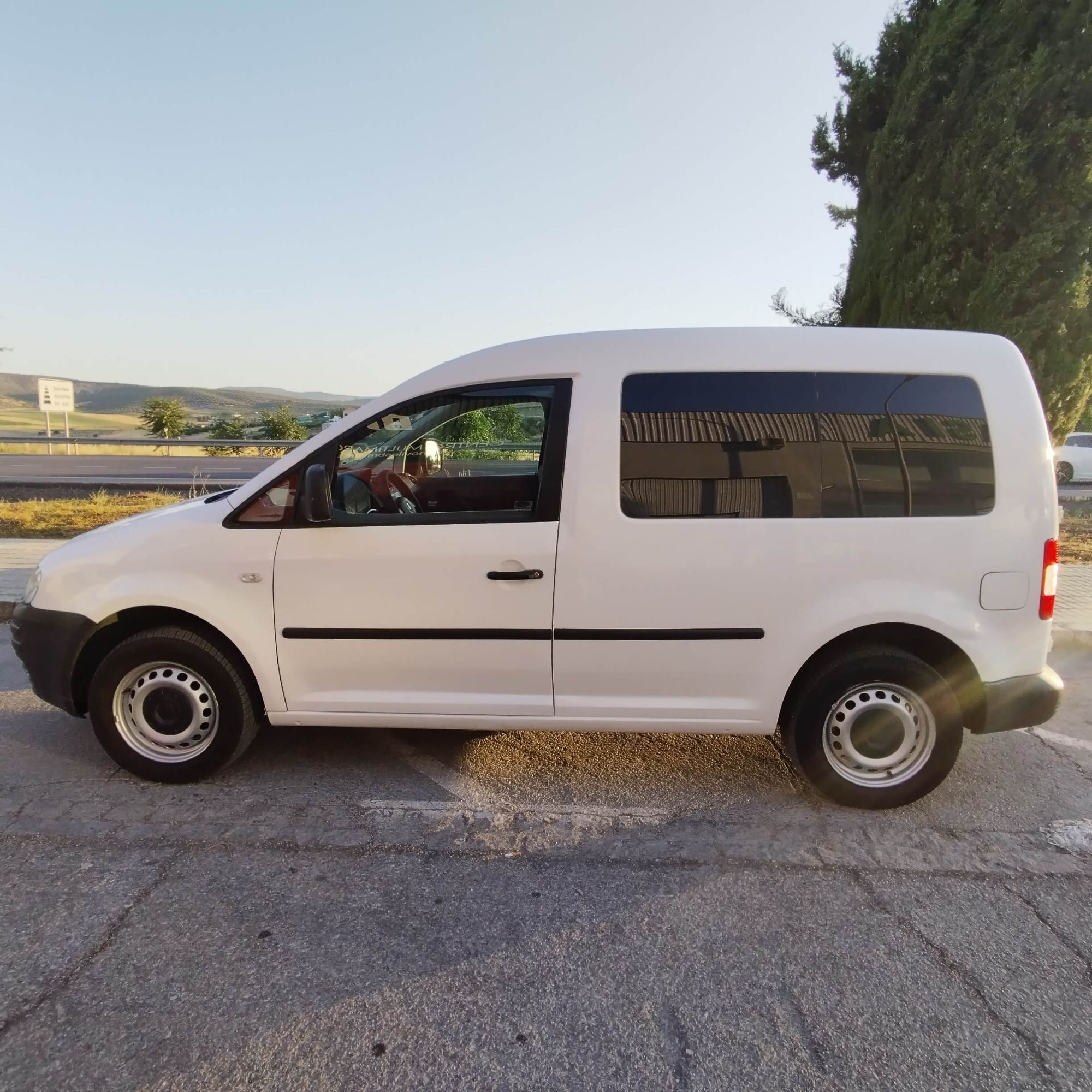 Foto del VOLKSWAGEN Caddy 1.9TDI Kombi 75