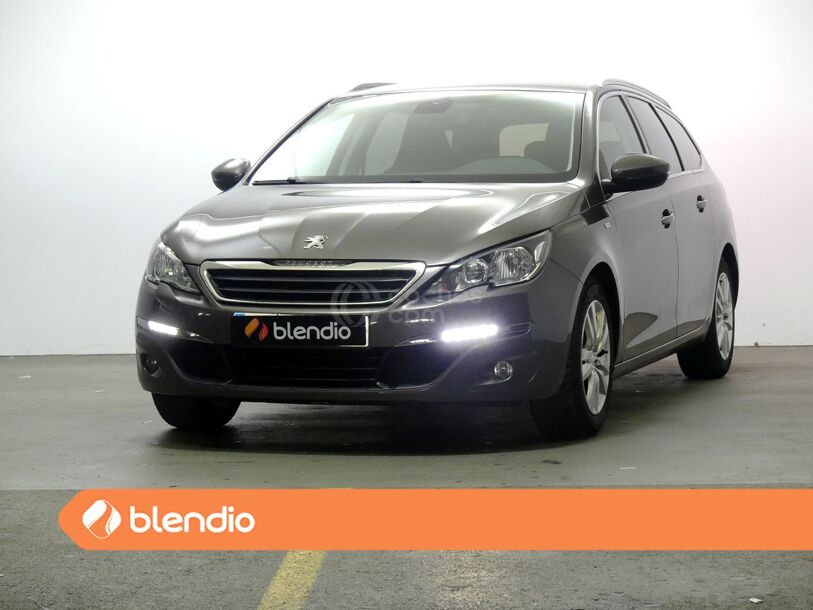 Foto del PEUGEOT 308 SW 1.2 e-THP PureTech Allure 130
