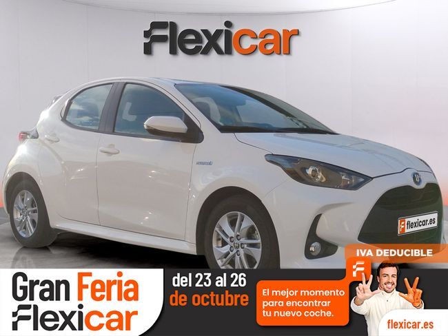 TOYOTA Yaris (1.5 120H Business Plus) en Cáceres