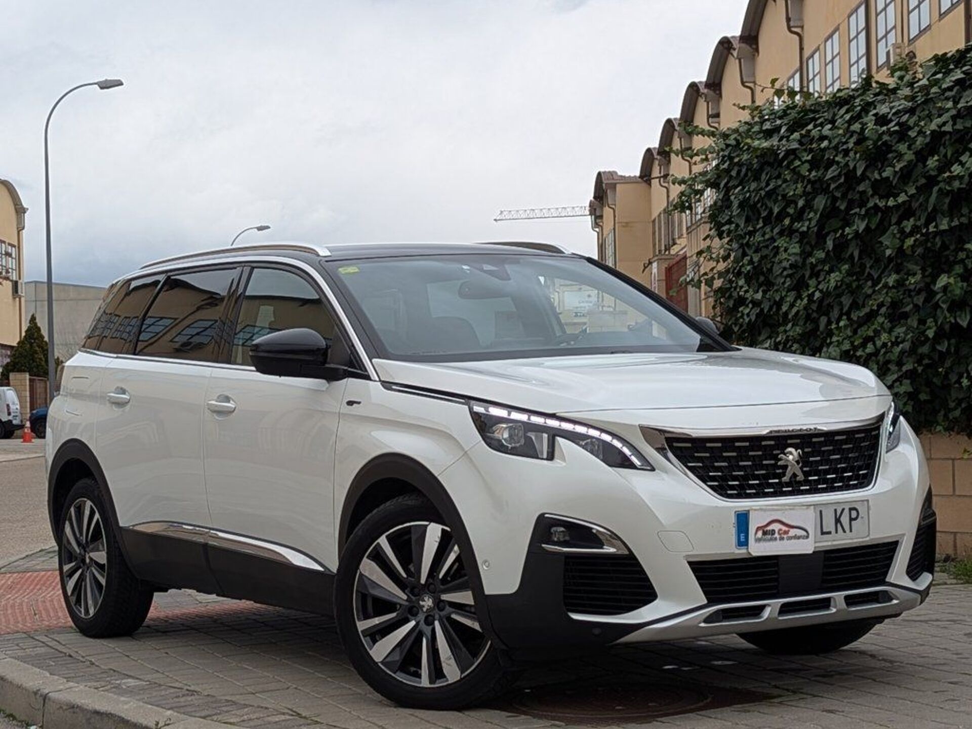 Imagen de PEUGEOT 5008 SUV