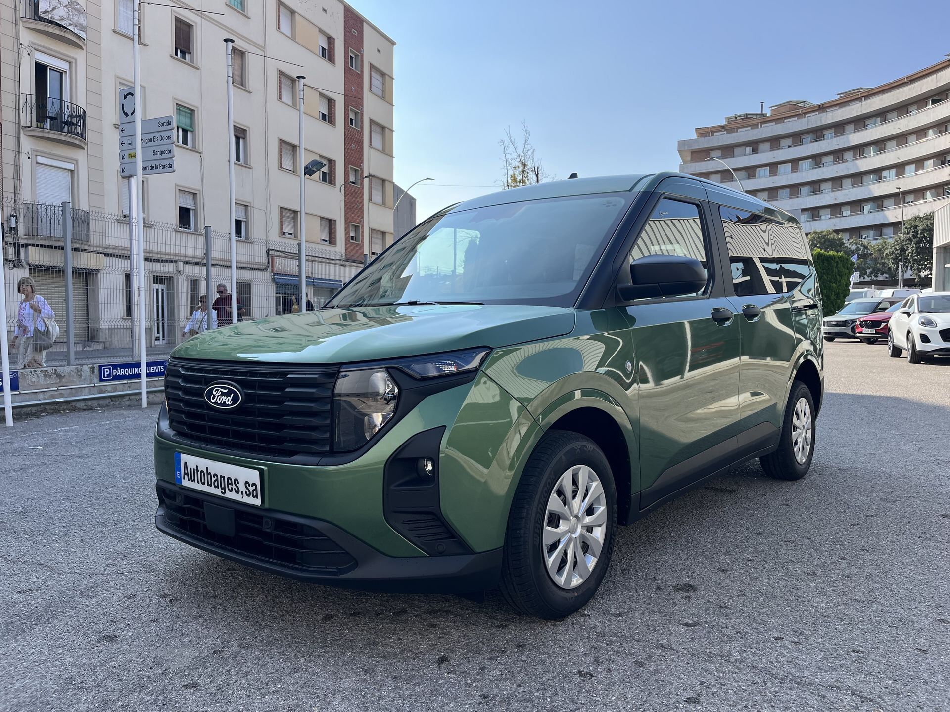 FORD Tourneo Courier (1.0 Ecoboost 125cv Trend) en Barcelona
