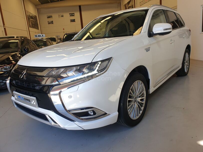 Foto del MITSUBISHI Outlander PHEV Kaiteki 4WD