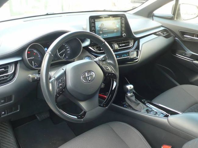 Foto del TOYOTA C-HR 125H Advance