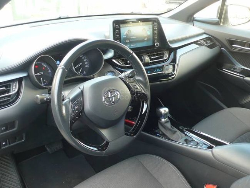Foto del TOYOTA C-HR 125H Advance
