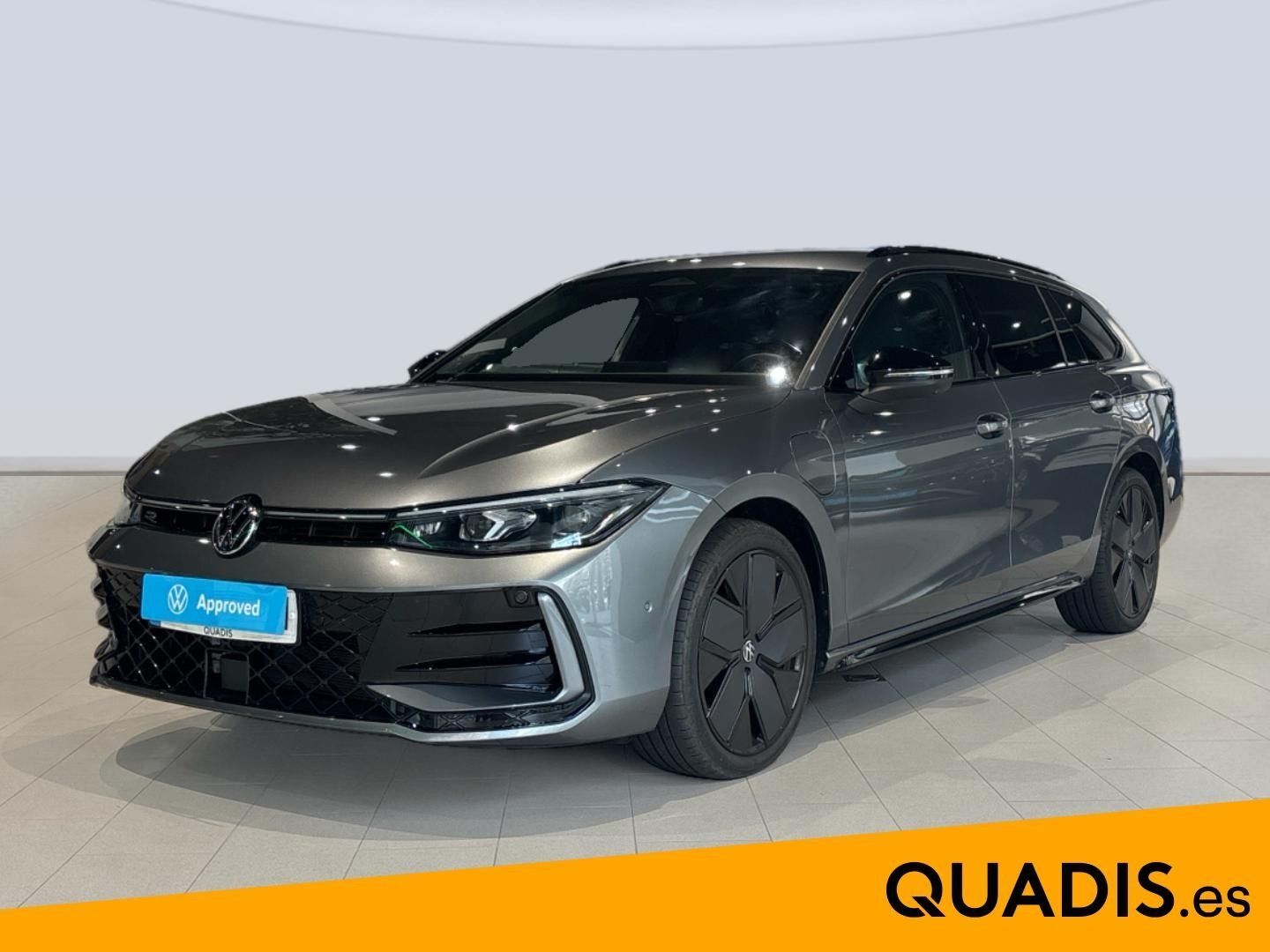VOLKSWAGEN Passat (R-Line eHybrid PHEV 200 kW (272 CV) DSG) en Barcelona