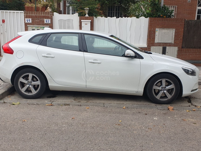 Foto del VOLVO V40 D2 Kinetic Aut. 115