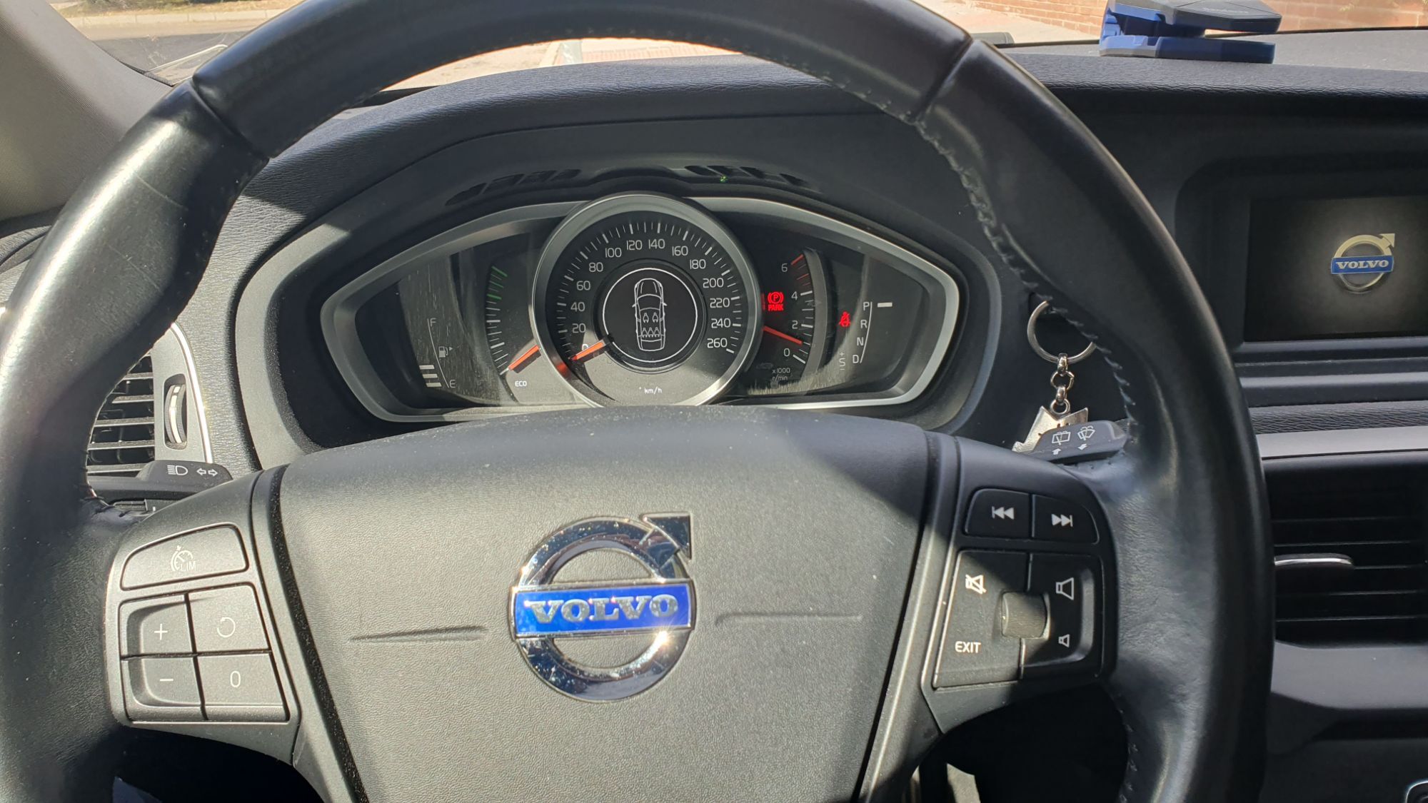 Foto del VOLVO V40 D2 Kinetic Aut. 115