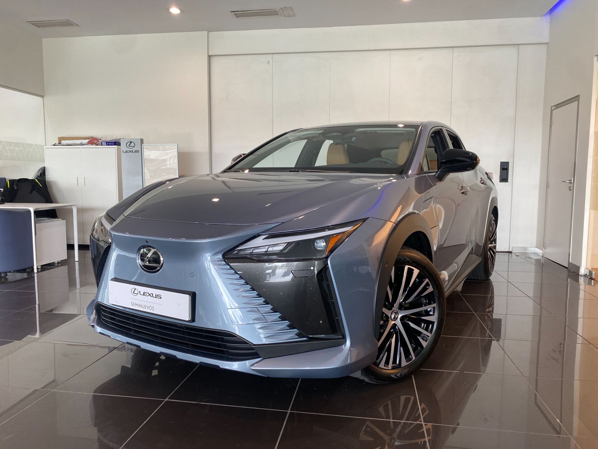 Imagen 2 de LEXUS RZ