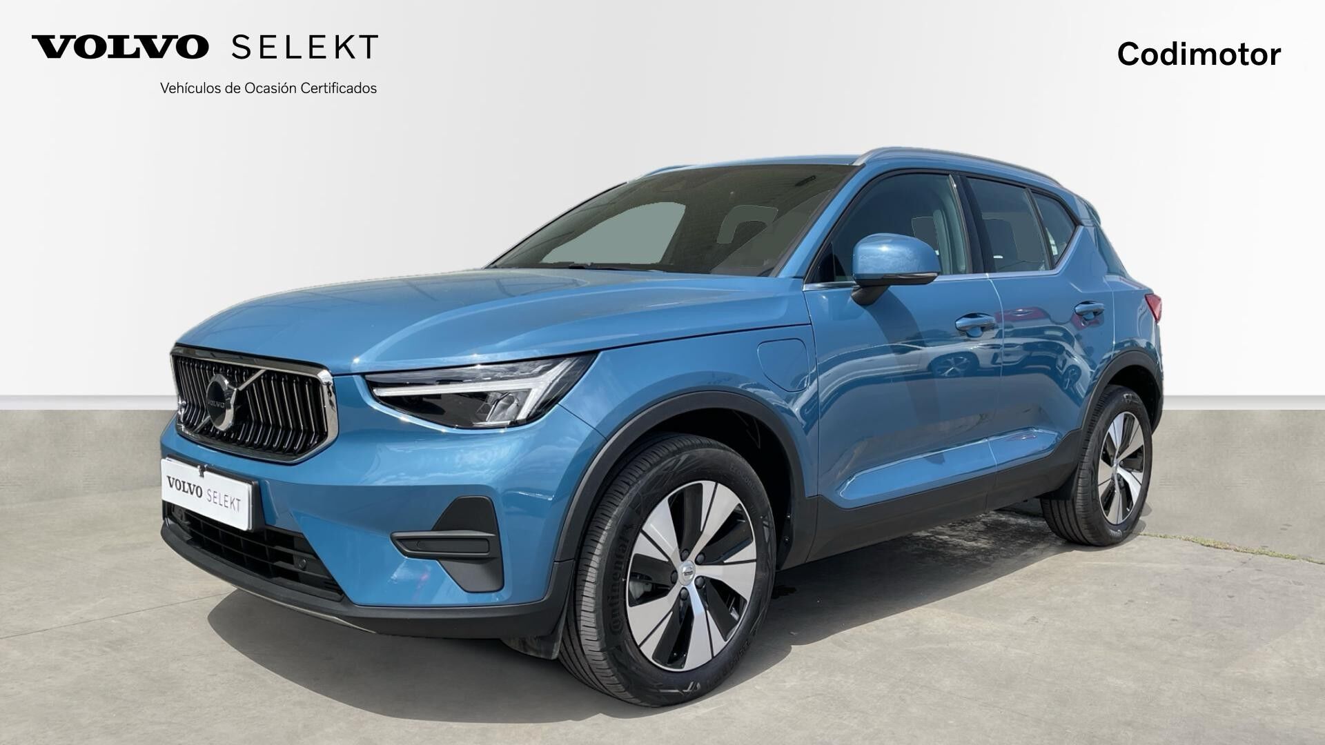 VOLVO XC40 (XC40 Recharge Core, T4 plug-in hybrid, Eléctrico) en Sevilla